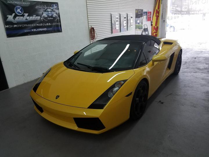 Don’t have time to come to our car window tinting shop in Miami? No worries, MIAMI AUTO TINTING offers the benefit of mobile window tinting services.